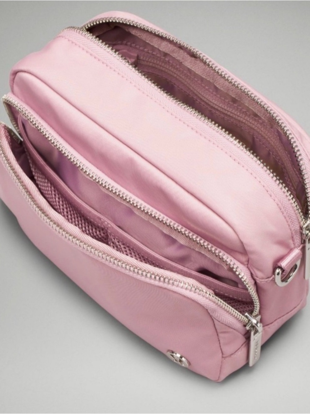 Lululemon Everywhere Crossbody Bag 2L - Picture 2 of 16
